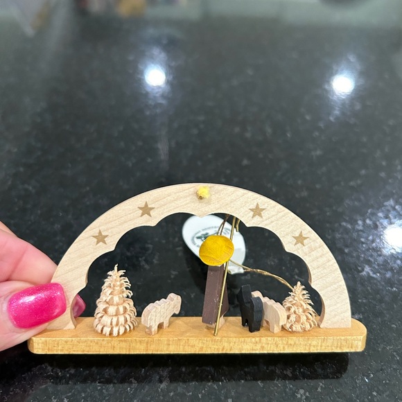 German Arch Xmas Nativity Ornament - Picture 5 of 6